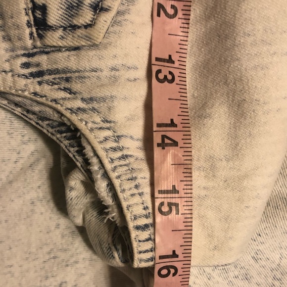 VINTAGE 1980’s OVERALL DISTRESSED PINSTRIPE DENIM SHORTALLS - Picture 16 of 16